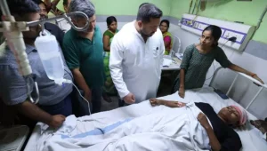 tejashwi-meets-students-injured-student-protest-in