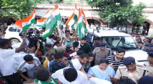 tejashwi-yadav-lok-bhavan-march-detained-in